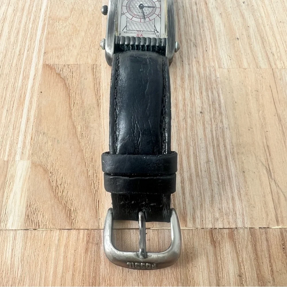 Rare Fossil silver tone curvex crystal black leather dress watch NEW BATTERY